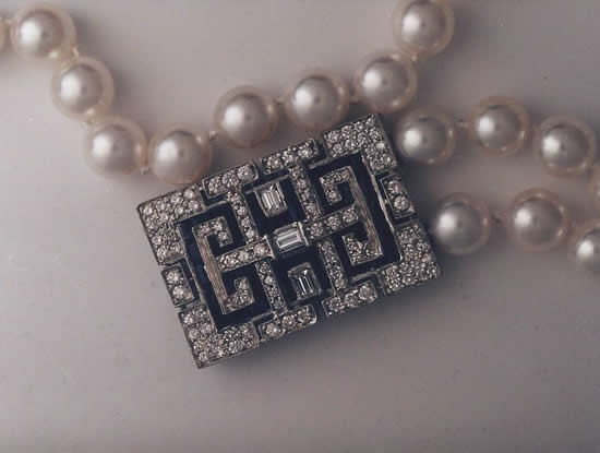 Pearl Pendant With Diamonds & Sapphires