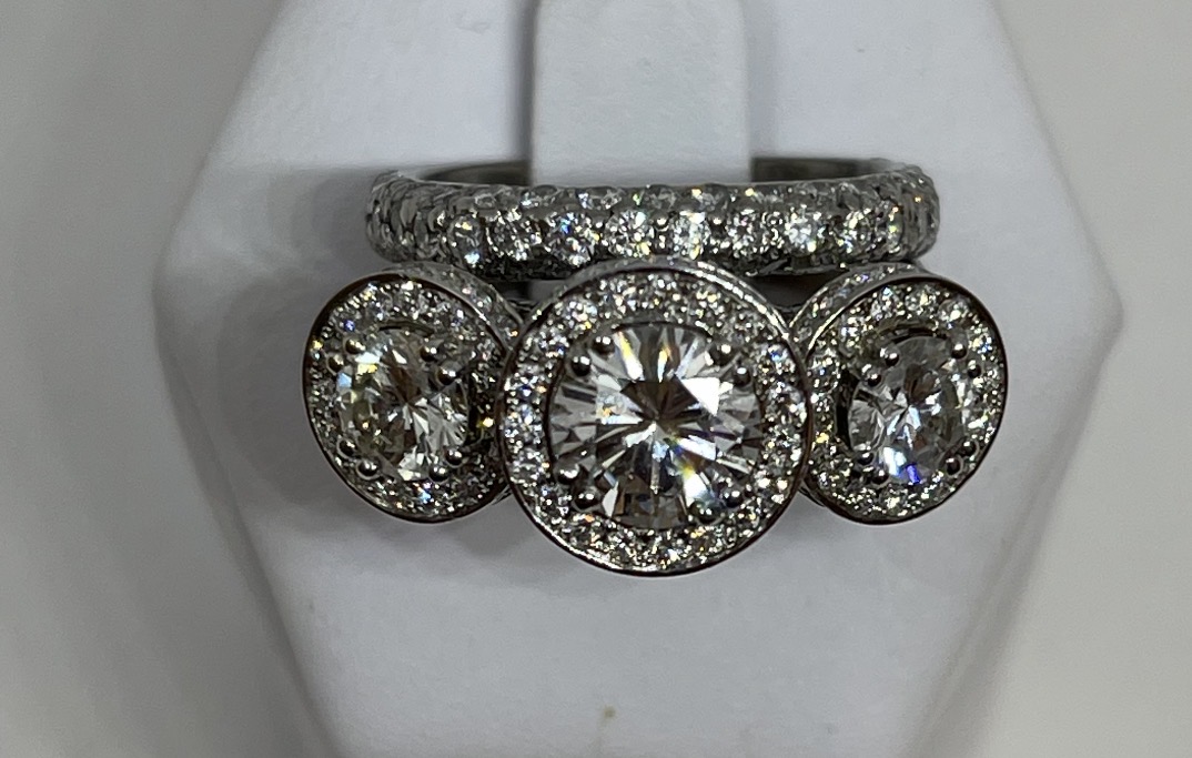 Diamond engagement ring with matching pavé wedding band